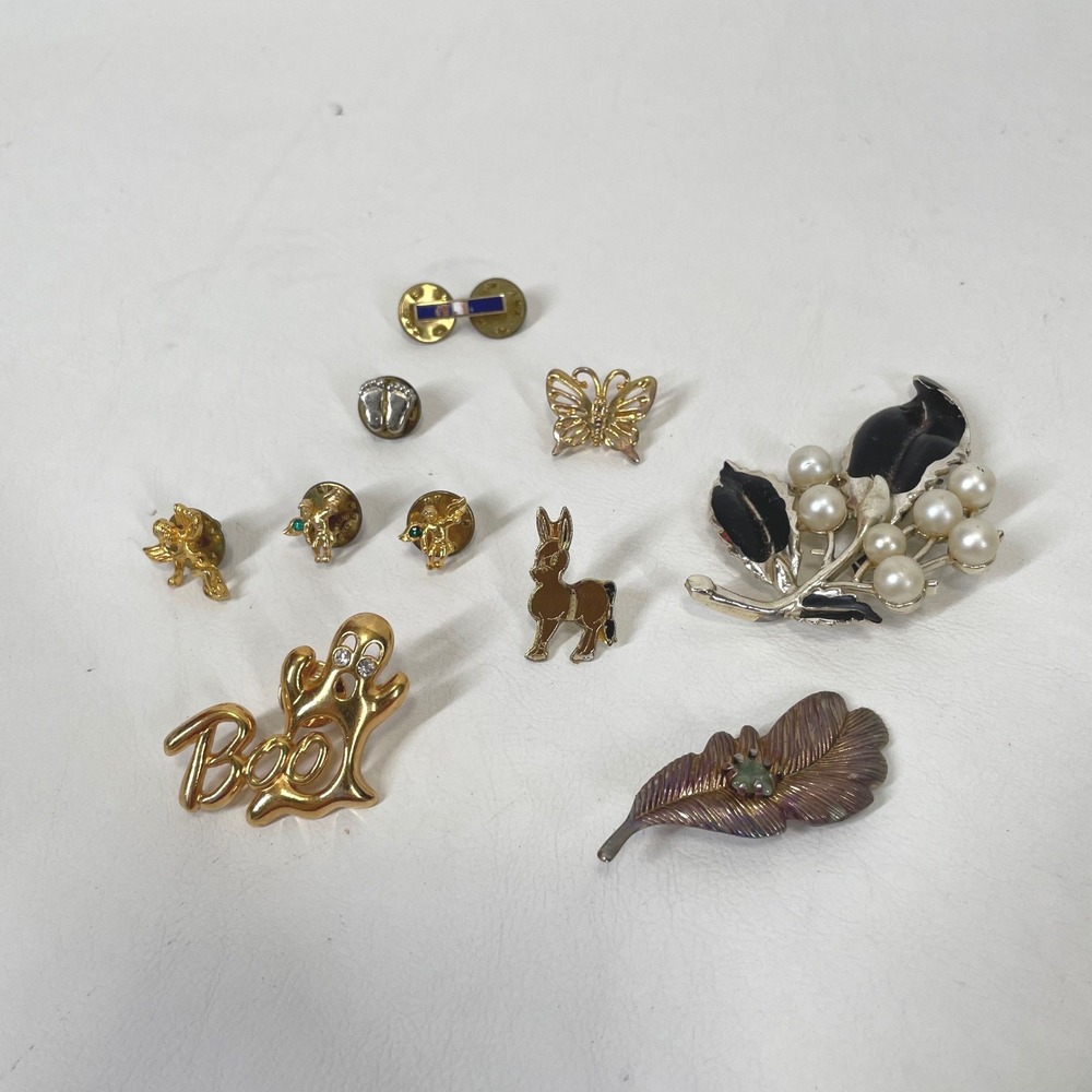 Vintage Brooch Pin Lot 10pc Butterfly Pearl Leaf Cherub Donkey Feather Gold